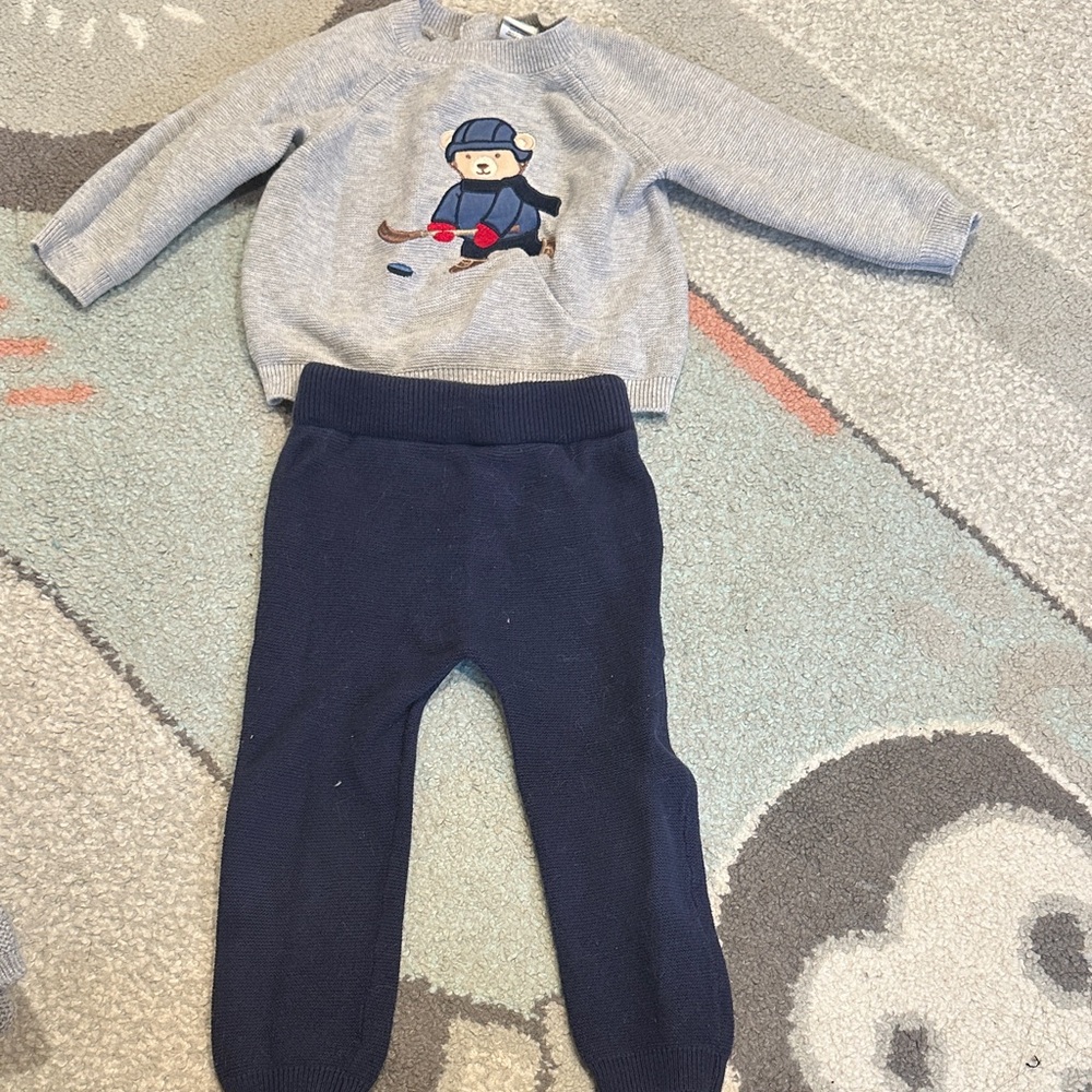 Adorable knit set